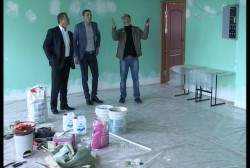 Антон Басанский помог сделать ремонт в «IT-лаборатории» 29 магаданской школы