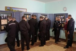 Выставки «Фронтовая молодость моя», посвящённая жизни и творчеству поэта Сергея Наровчатова, открылась в магаданской колонии