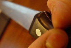 Ревность и алкоголь привели магаданку на скамью подсудимых