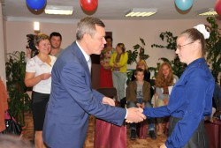 В Магадане стартовала акция “Собери ребенка в школу”