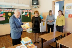 Губернатор Магаданской области Владимир Печёный оценил готовность школ к новому учебному году