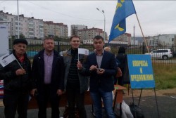Активисты магаданского регионального отделения ЛДПР приняли участие в праздновании Дня микрорайона “Строитель”.