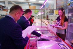 ЛДПР проводит проверки на продуктовых рынках Магадана