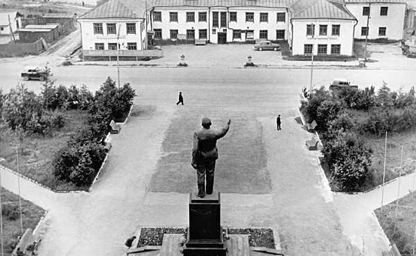 80 лет назад (1935) в Магадане построено двухэтажное здание, в котором размещалась дирекция Дальстроя