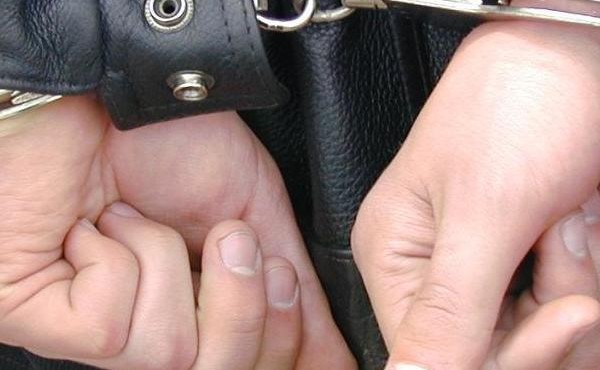 11 лет в колонии особого режима проведет 27-летний житель Магадана за убийство одного мужчины и избиение другого