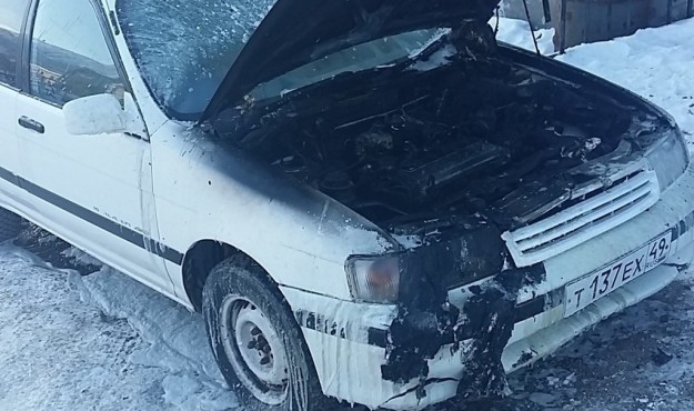 Магаданские пожарные ликвидировали возгорание автомобиля