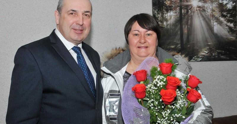 Мэр Юрий Гришан поздравил Почётного гражданина города Магадана Елену Вяльбе с днем рождения