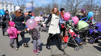 На участие в Первомайском шествии в Магадане заявлено 132 предприятия – это 8 колонн и около 80 единиц транспорта