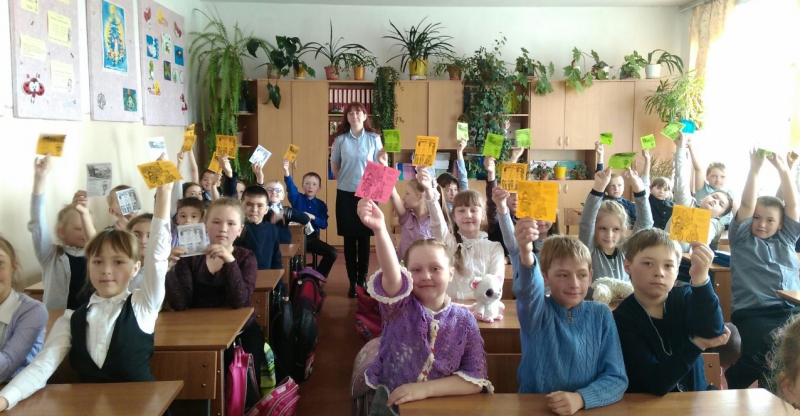 В Магаданской области инспекторы ГИБДД провели занятия со школьниками