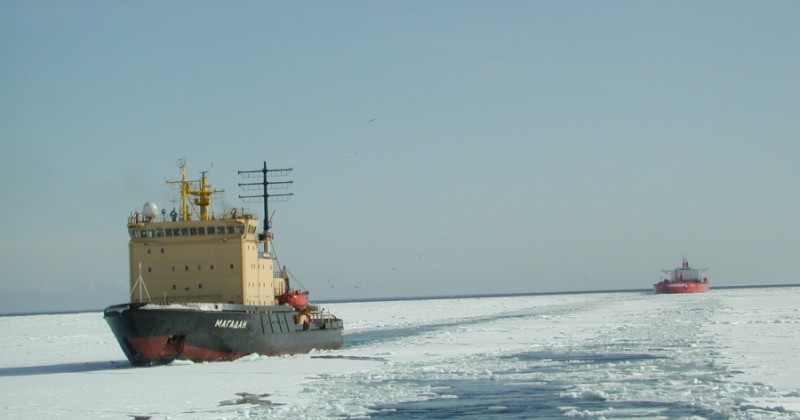 Ледокол «Магадан» завершил зимнюю навигацию в Охотском море