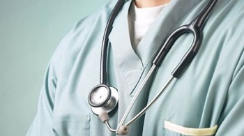 Все медицинские кабинеты на детских площадках при школах и в летних оздоровительных учреждениях Колымы уже обеспечены оборудованием и лекарствами