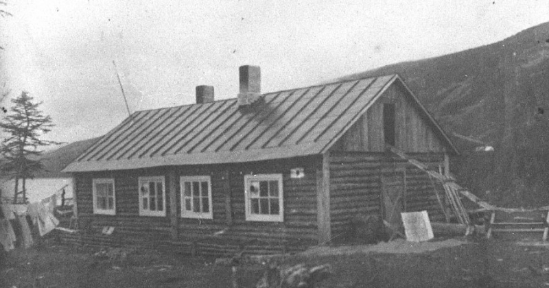 22 июня 1929 года пароход «Генри Ривиер» с оборудованием и строителями Восточно-Эвенской культбазы прибыл в бухту Нагаева
