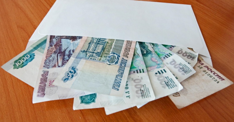 10 месяцев директор одного из горнодобывающих преприятий Магадана не мог в полном объеме выплатить заработную плату работнику