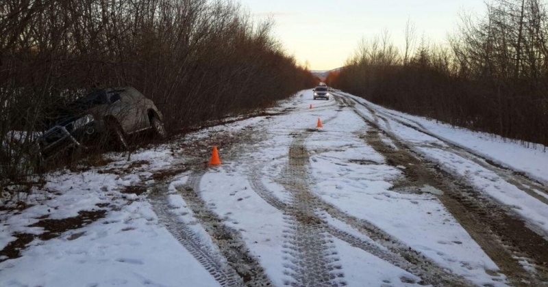 24 – летний водитель, управляя автомобилем «Ниссан-Патрол», не справился с управлением и совершил съезд с дороги в кювет