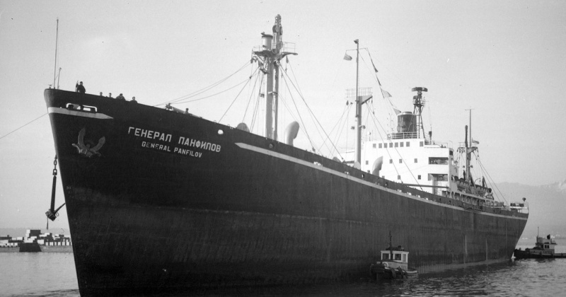 69 лет назад в бухте Нагаева взорвались и затонули пароходы Министерства морского флота «Генерал Ватутин» и «Выборг»