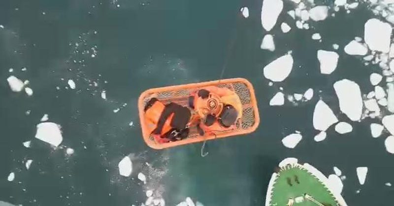 Члена экипажа судна «Виктория 1» эвакуировали магаданские спасатели