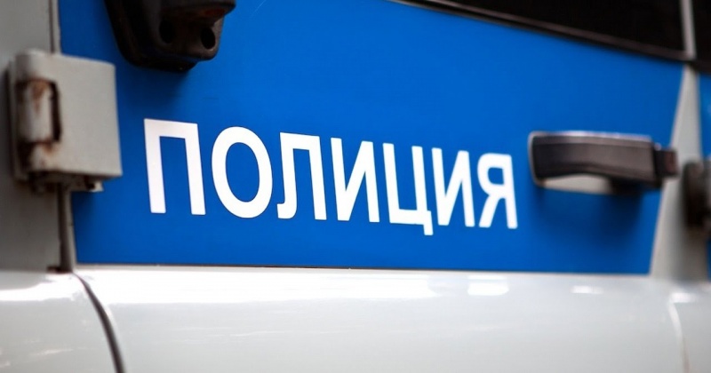 На автостоянке по улице Потапова грабитель открыто похитил ноутбук у жителя Магадана