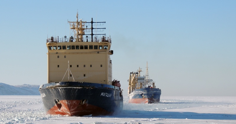 Ледокол «Магадан» направляется на работу в Охотское море
