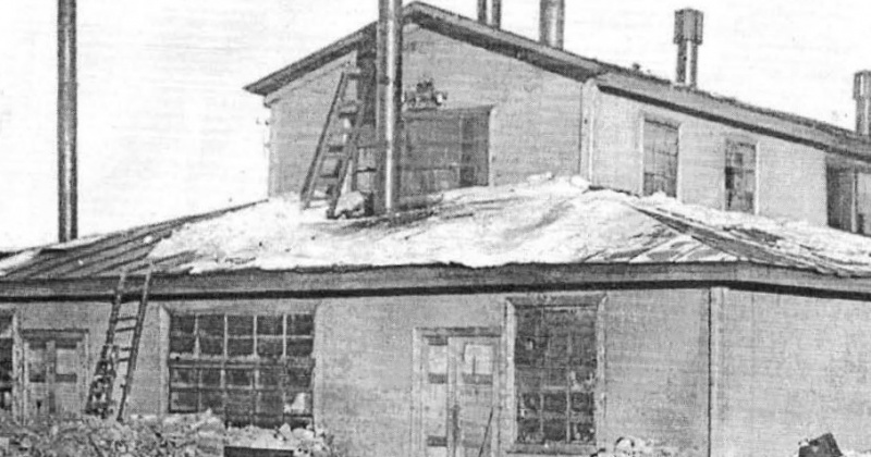 75 лет назад состоялась первая пробная плавка стекла на Магаданском стекольном заводе