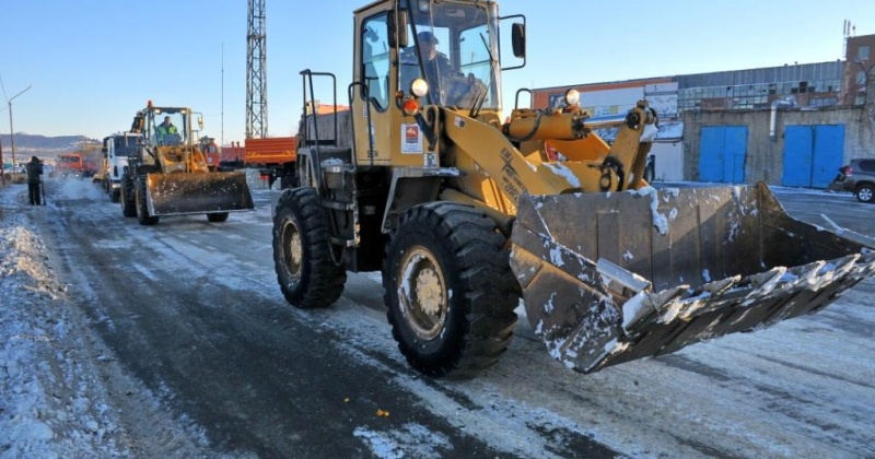 В снегоуборке дорог областного центра задействовано около 30 единиц спецтехники