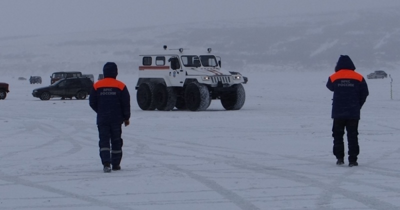 Сотрудники ГИМС и спасатели проведут дополнительные рейды в места возможного выхода людей на лед в окрестностях города Магадана