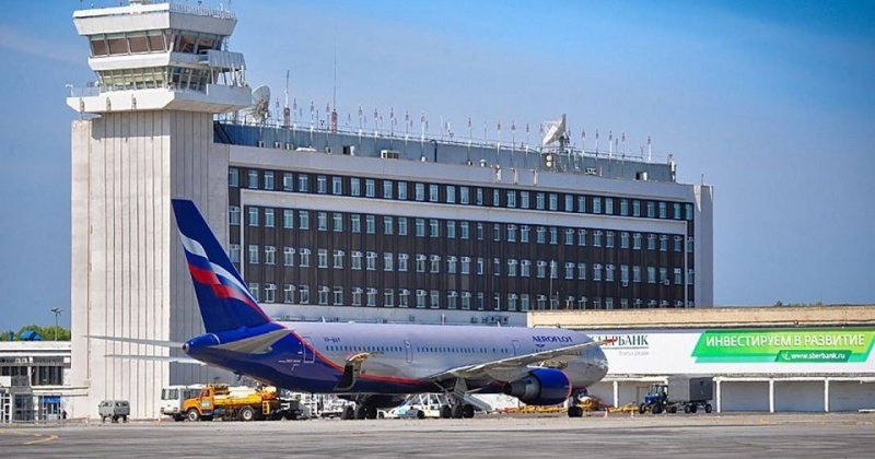 Первыми трансферную зону Хабаровского аэропорта посетили 23 пассажира рейса №5613 из Магадана