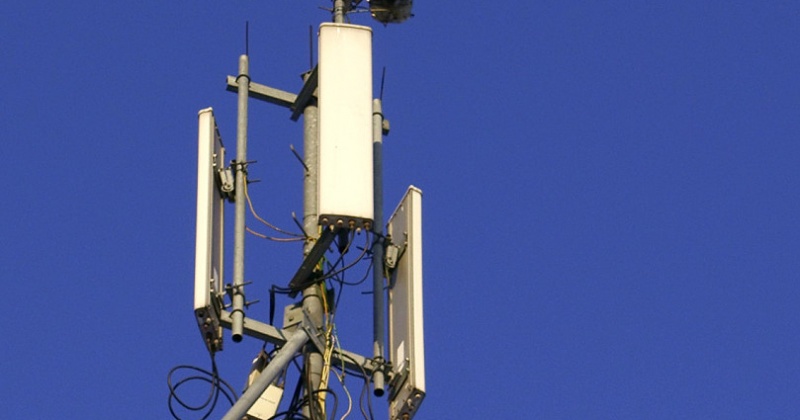 Для обеспечения устойчивой зоны покрытия стандарта GSM на колымской трассе необходимо построить более 30 объектов связи