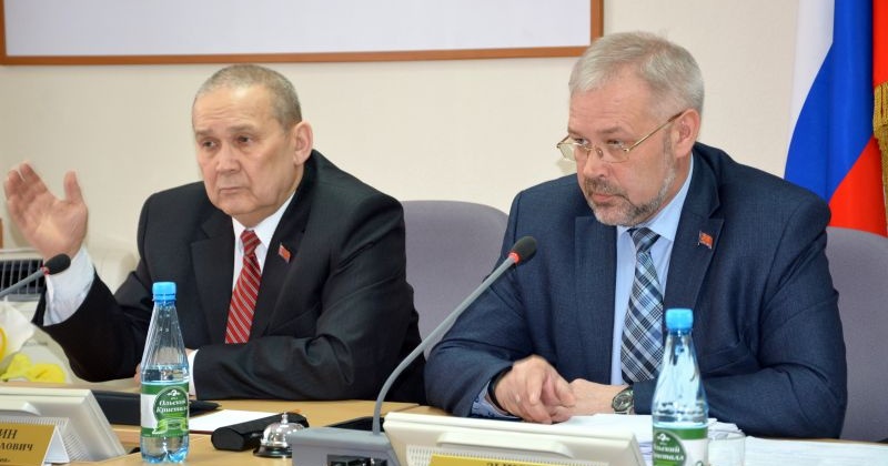 Депутаты Колымы поддержали федеральный законопроект, устанавливающий дополнительные механизмы противодействия деятельности, побуждающей детей к суициду