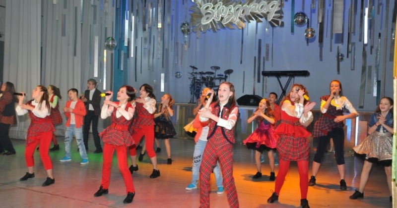 В Магадане подвели итоги открытого конкурса молодых исполнителей эстрадной песни и танца «Звездопад»