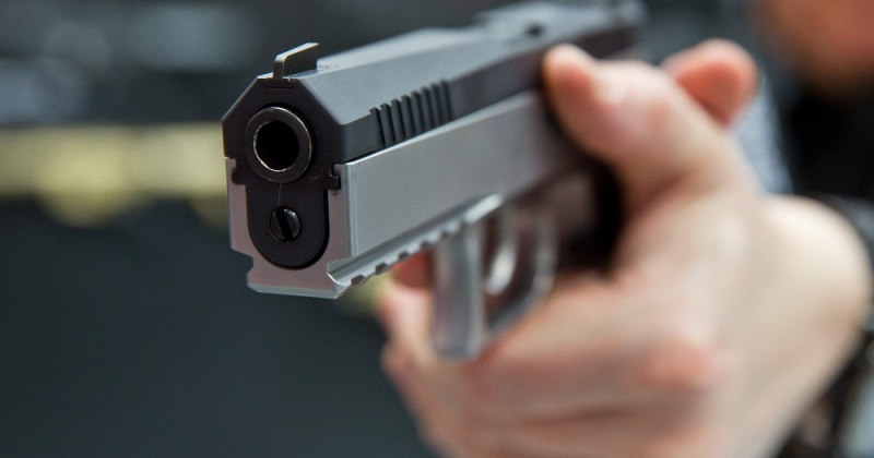 Колымские следователи проводят проверку по факту получения малолетним ребенком пулевого ранения