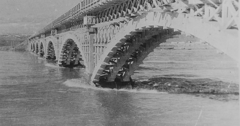 80 лет назад (1937) состоялось торжественное открытие арочного деревянного моста через реку Колыму