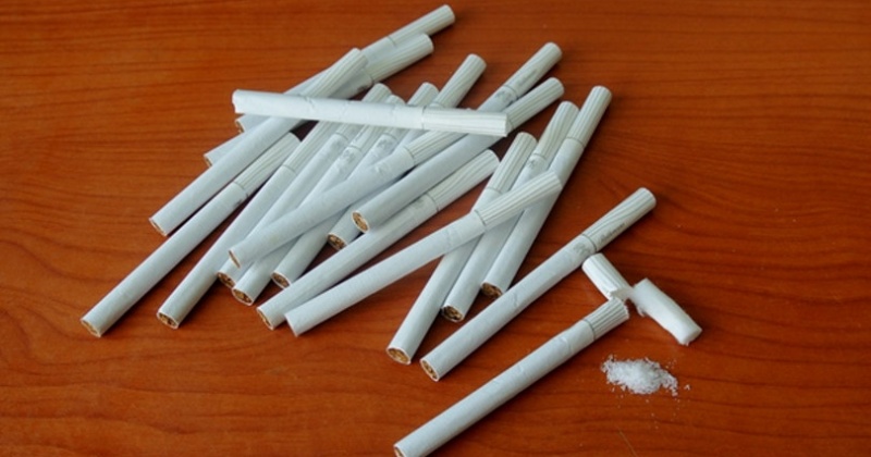 Наркотики, спрятанные в фильтрах сигарет, пытались передать в магаданскую зону
