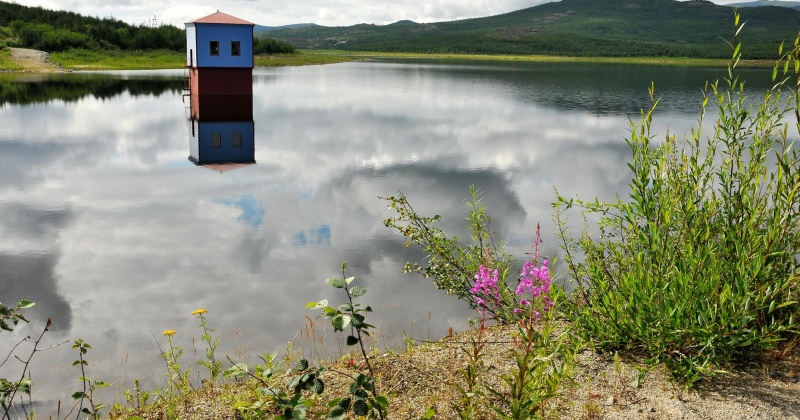 В Магадане проходят мероприятия по очистке берегов рек и водоемов в рамках Общероссийской акции «Вода России»