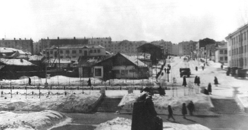 77 лет назад улица ДИТР'а города Магадана переименована в улицу Школьная