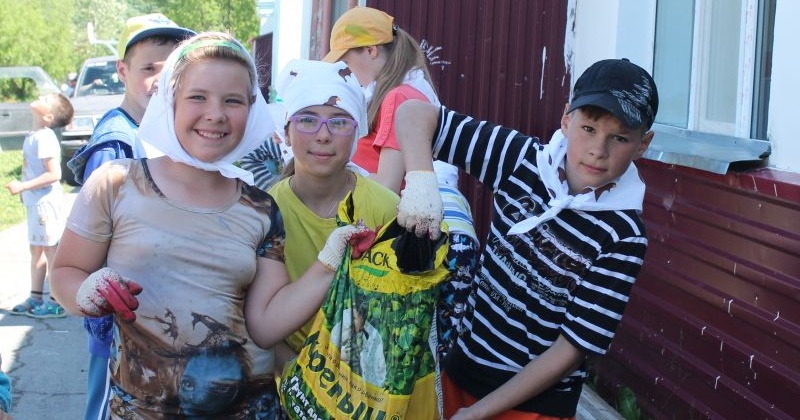 Заповедник «Магаданский» провел мероприятие «Краски лета» для детского летнего оздоровительного лагеря «Родник»