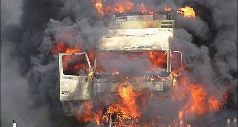 Пожарные города Магадана ликвидировали загорание грузового автомобиля MAN
