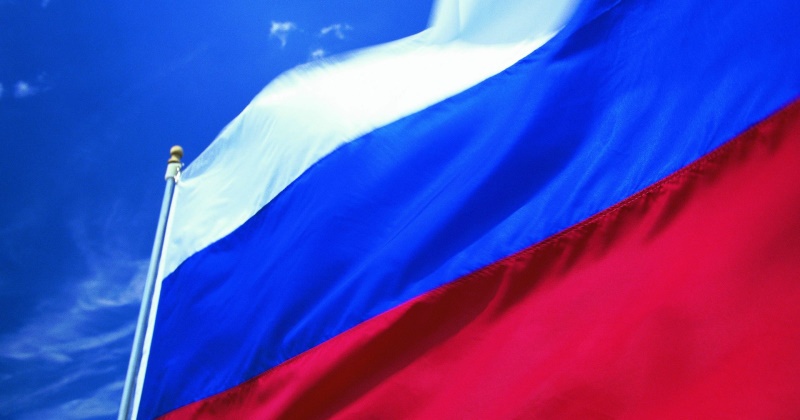 Отметить День Государственного флага России приглашают магаданцев