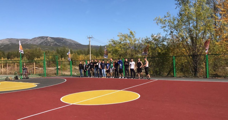 Новую баскетбольную площадку торжественно открыли в поселке Сокол
