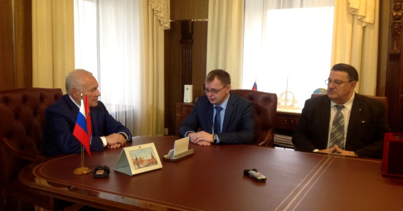 Глава Колымы поздравил Николая Жукова с избранием его председателем Магаданской областной избирательной комиссии