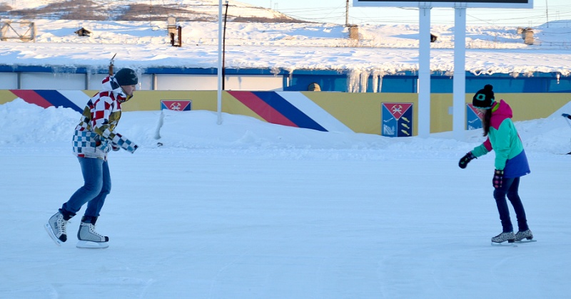Покататься на коньках в разных районах города приглашают магаданцев с 20 ноября