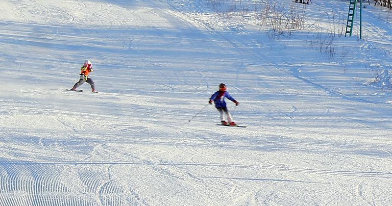 В Магадане открыты склоны Русской горнолыжной школы для любителей зимних видов спорта