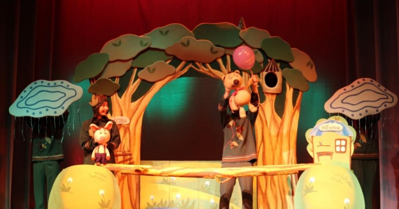 Магаданский театр кукол выехал на гастроли в Курск