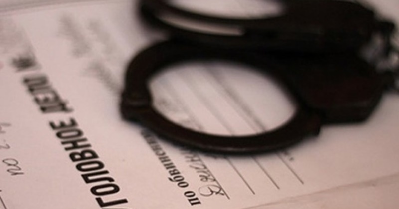 В Магадане оглашен приговор местному жителю, совершившему насильственные сексуальные преступления в отношении собственной дочери и убийство пожилой женщины