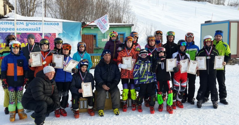 Соревнования памяти Евгения Дудко прошли в Русской горнолыжной школе Магадана