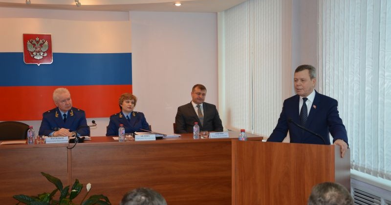 118 проектов областных законов проанализировали сотрудники региональной прокуратуры в 2017 году, - Сергей Абрамов