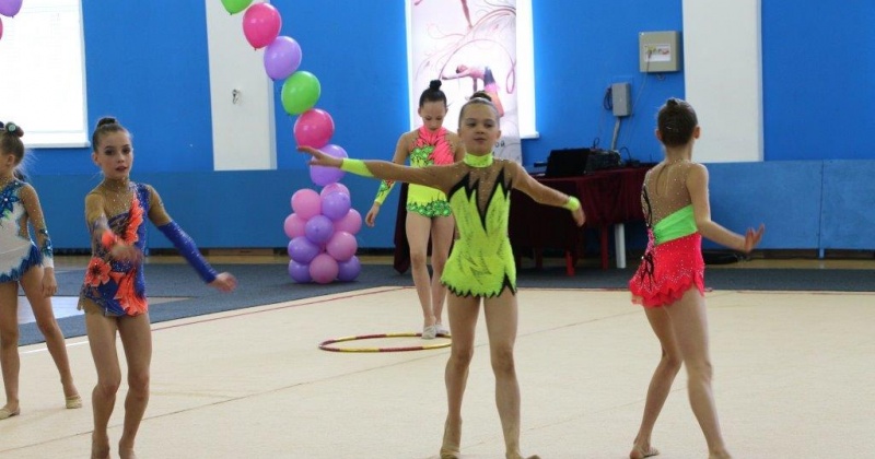 Грация и спорт: в областном центре проходят чемпионат и первенство Магадана по художественной гимнастике