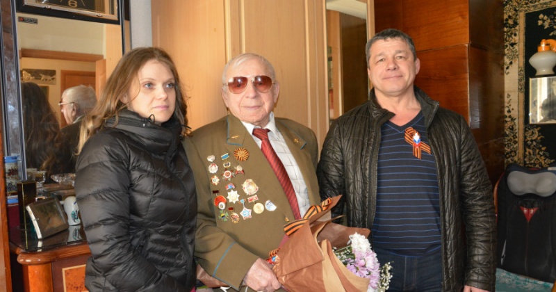 Магаданские ветераны Великой Отечественной войны продолжают принимать поздравления от депутатов регионального парламента