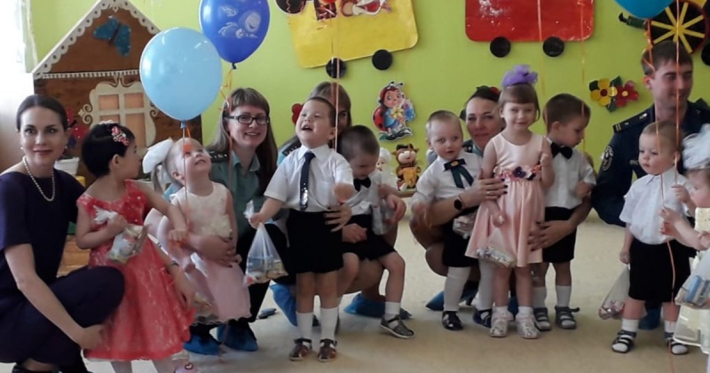 Судебные приставы Магадана поздравили с Днем защиты детей воспитанников «Магаданского областного дома ребенка»