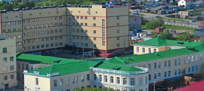 Проход на улице Гагарина, ведущий к Магаданской областной больнице, закроют с 15 июля