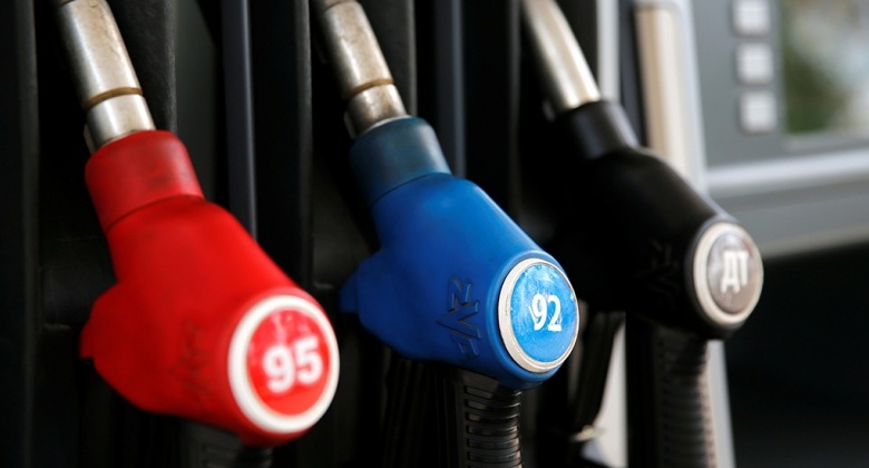 Рост цен на бензин в Магадане связан с удалённостью региона и высокими затратами на завоз